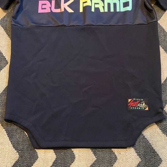 Black Pyramid Streetwear Top - Picture 8 of 13